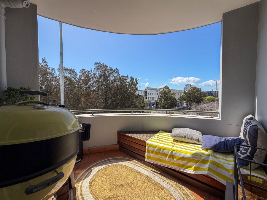1 Bedroom Property for Sale in Oranjezicht Western Cape